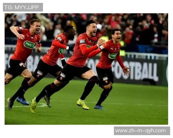 哈德菲尔德与雷丁激战正酣谁能在这场较量中笑到最后